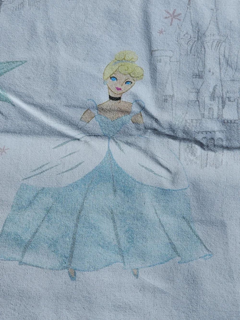 Pottery Barn Kids White Princess Print Fitted Crib Sheet